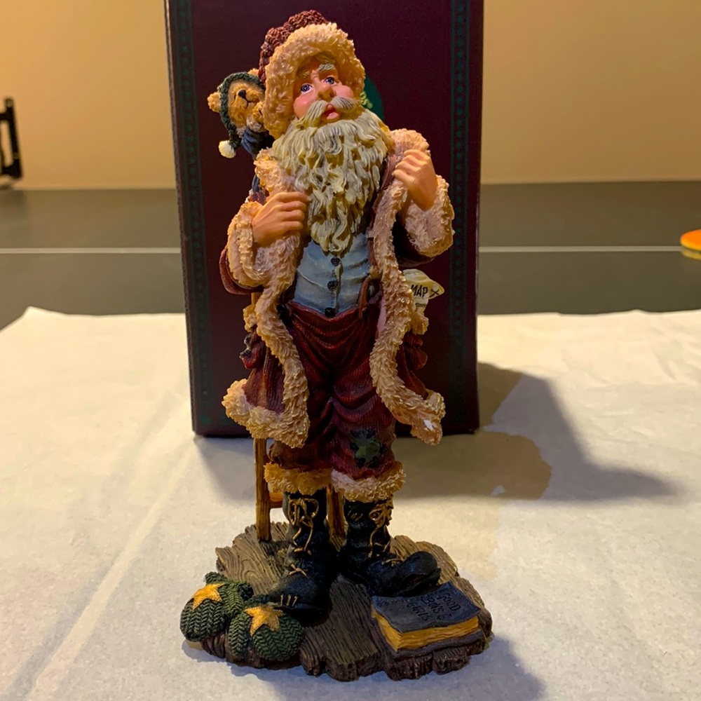 Boyd’s Bear Santa figurine “Kristin & Noel…All Dressed Up with Some Place to Go”